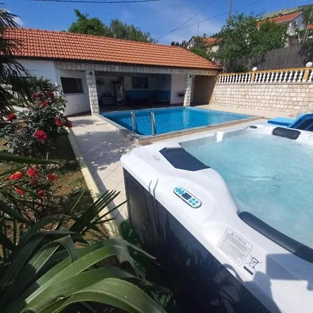 Apartment Oaza Mostar Bagian luar foto