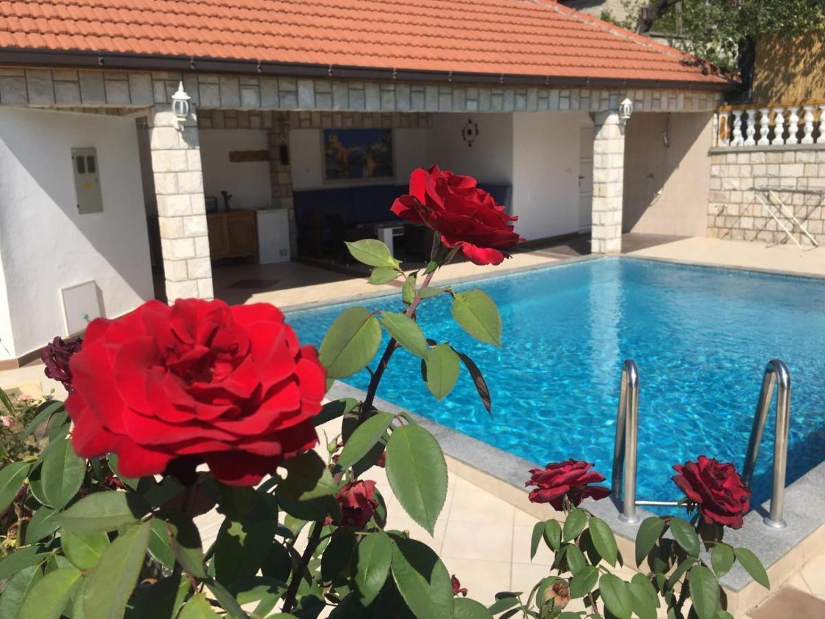 Apartment Oaza Mostar Bagian luar foto