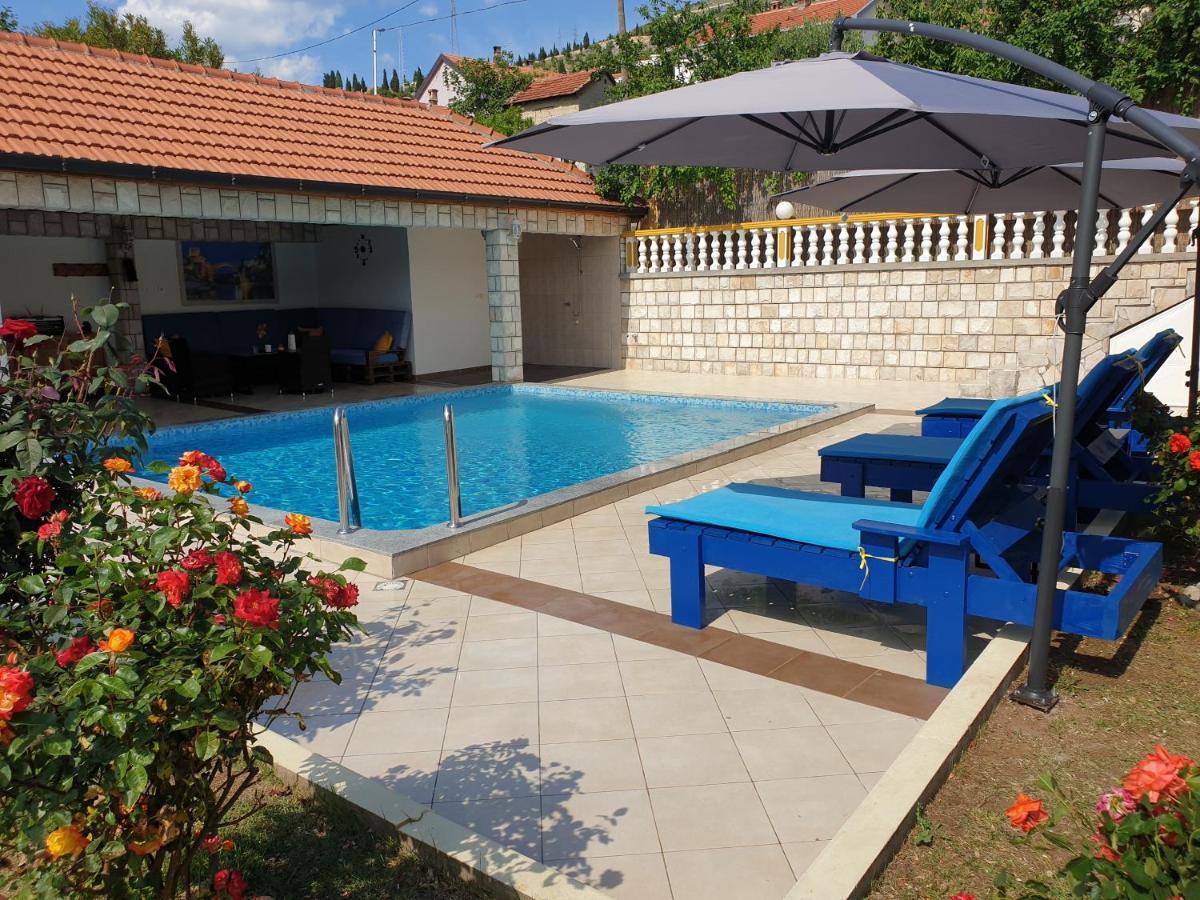Apartment Oaza Mostar Bagian luar foto