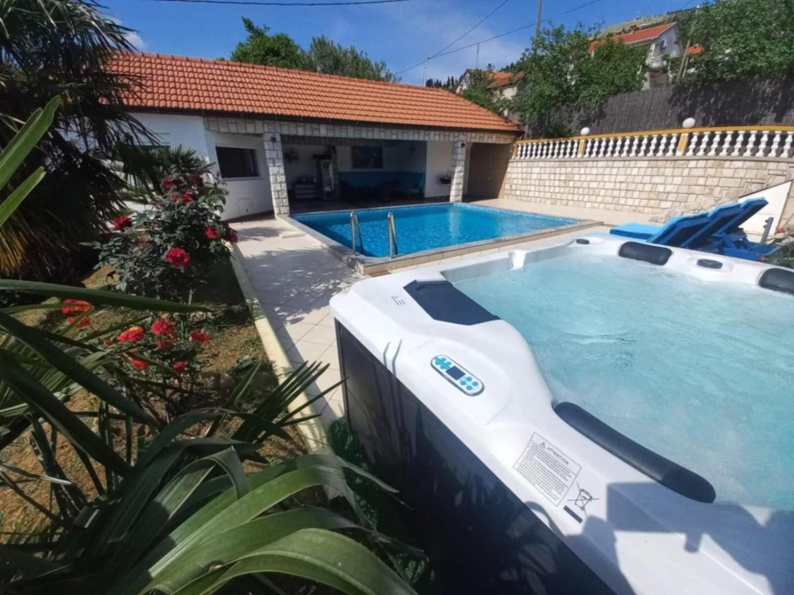Apartment Oaza Mostar Bagian luar foto